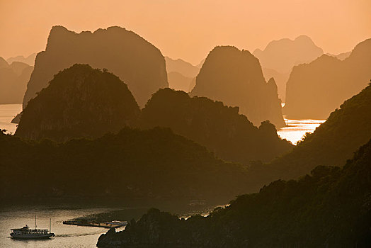 ban hợp ca thăng long