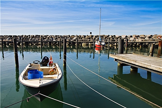 quay thu